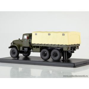 модели в масштабе 1:43 КРАЗ-214 бортовой с тентом Коллекционная модель в масштабе 1:43 КРАЗ-214 бортовой с тентом