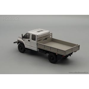 ГАЗон C42A33 бортовой, серебристый / серый ГАЗон C42A33 бортовой, серебристый / серый