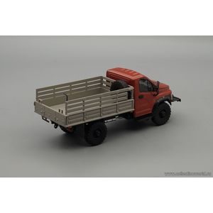 ГАЗон C41A23 бортовой, красно-коричневый / серый ГАЗон C41A23 бортовой, красно-коричневый / серый