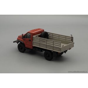 ГАЗон C41A23 бортовой, красно-коричневый / серый ГАЗон C41A23 бортовой, красно-коричневый / серый